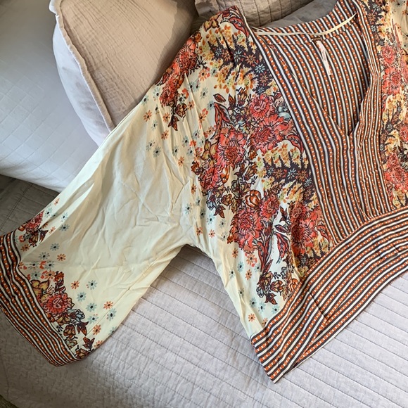 Like new Free people Mix-n-Match Blouse viscose small - Picture 3 of 12